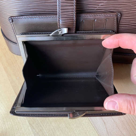 SALE! Auth LV Alma EPI brown handbag & wallet set! - Picture 13 of 16